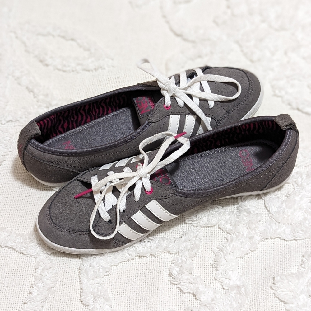 Women's Adidas Neo, size 8